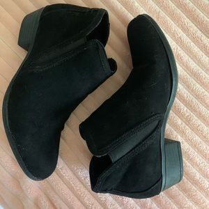 black booties